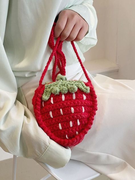 Crochet Quilt Pattern, Strawberry Design, Crochet Strawberry, Crochet Quilt, Cute Strawberry, Crochet Cross, Style Preppy, Novelty Bags, Crochet Bags