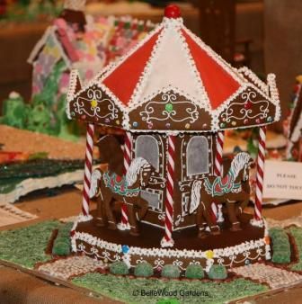 merrygoround Gingerbread Carousel, Carousel Ideas, Cracker House, Gingerbread Creations, House Cookies, All Things Gingerbread, Gingerbread House Cookies, 3d Cookie, Gingerbread Village