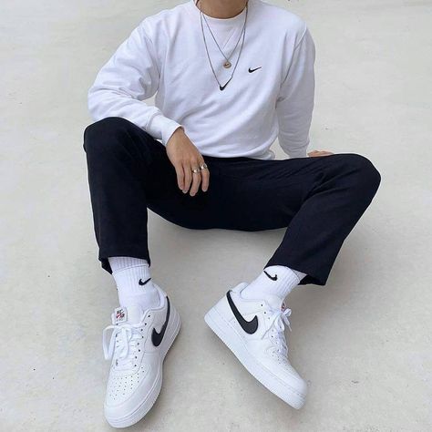 Sneakers & Streetwear | What's the perfect Outfit? ✨ 1, 2, 3, 4, 5, 6 or 7? 💭 Follow us, @stonedfits, for more! 👻 ⇁ Credits: @takumaru_87 | Instagram Air Force 1 Outfit Men, Air Force 1 Outfit, Skor Sneakers, Streetwear Inspiration, Sneaker Trend, Trendy Boy Outfits, Stylish Men Casual, Streetwear Mode, Mens Trendy Outfits