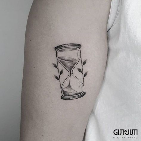 Color Hourglass Tattoo, Small Hour Glass Tattoos For Women, Hourglass Small Tattoo, Fine Line Hourglass Tattoo, Small Hour Glass Tattoo, Hourglass Tattoo Feminine Small, Time In A Bottle Tattoo, Emo Tattoos For Women, Hourglass Tattoo Simple