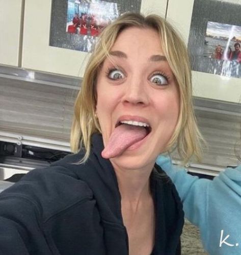 Kailey Cuoco, Pauley Perette, Kaley Cuoco Hair, Kayley Cuoco, Kaley Couco, Pauley Perrette, Blonde Actresses, Device Storage, Kaley Cuoco Short Hair