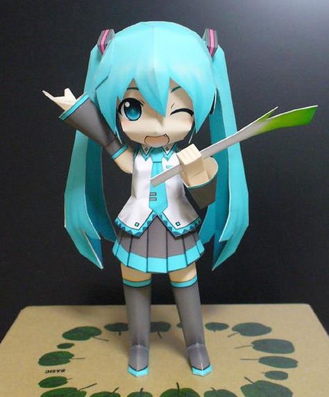 PAPERMAU: Vocaloid - Hatsune Miku Paper Doll In Chibi Style - by Seisaku Diary Miku Papercraft, Paper Sculpting, Miku Figures, Papercraft Anime, Kawaii Paper, Papercraft Download, Papel Craft, Paper Doll Template, Miku Hatsune