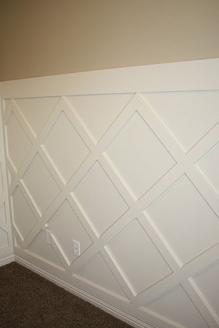 criss cross molding Wainscoting Hallway, Wainscoting Stairs, Wainscoting Kitchen, Wainscoting Ideas, Wainscoting Bedroom, Wainscoting Bathroom, Dining Room Wainscoting, Wainscoting Styles, Diy Wainscoting