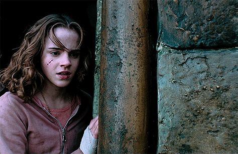 Hermione Gif, Harry Potter And Hermione Granger, Harry Potter And Hermione, Emma Watson Harry Potter, Oliver Wood, Harry And Hermione, Harry Potter Hermione Granger, Audrey Hepburn Style, Harry Potter Gif