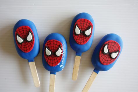 Spiderman cakesicles by @serenesskitchen Spiderman Cakepops Ideas, Spider Man Cakesicles, Spiderman Cakesicles, Spiderman Popsicle, Spiderman Cakepops, Spiderman Cake Pops, Cakesicles Ideas, Birthday Spiderman, Popsicles Cake