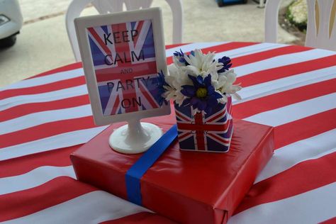 {British Royal 1st Birthday Bash} | CatchMyParty.com Themed Dinner Party Ideas, London Theme Parties, Queens Birthday Party, British Themed Parties, England Party, British Tea Party, Themed Dinner Party, Royal Birthday Party, Uk Parties