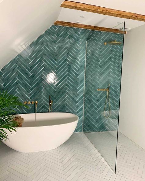 Diseno piso pared y colores Best Shower Design, Pretty Powder Rooms, Dark Master Bath, Zen Bathroom Decor Ideas, White Coastal Bathroom, Japanese Baths, Japanese Inspired Bathroom, Bathroom Japanese, Bathroom Zen