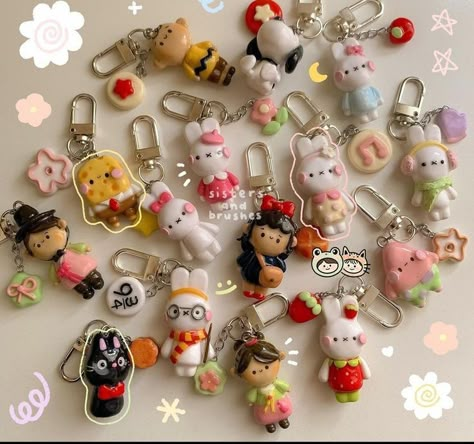 Keychain Clay Ideas, Clay Keychain Diy, Biscuit Aesthetic, Keychain Clay, Clay Keychain, Clay Inspo, Clay Diy Projects, Polymer Clay Diy, Bead Charms Diy