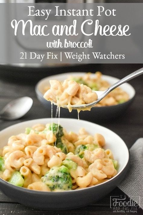 This healthy Instant Pot Broccoli Mac and Cheese is the perfect quick and easy kid-friendly dinner! It's a great potluck dish, too! #21dayfix #portionfix #weightwatchers #potluck #dinner #lunch #healthy #healthydinner #instantpot #healthyinstantpot #healthylunch #sidedish #kidfriendly #mealprep #weightloss Broccoli Mac And Cheese, Instant Pot Broccoli, Plats Weight Watchers, Healthy Instant Pot, Potluck Dinner, Lunch Healthy, 21 Day Fix Meals, Potluck Dishes, Healthy Instant Pot Recipes