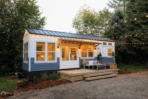 Farmhouse Tiny House, Piscina Rectangular, White Farmhouse Sink, Tiny House Big Living, Tiny Living Space, Cozy Loft, Standing Seam Metal Roof, House Big, French Doors Exterior