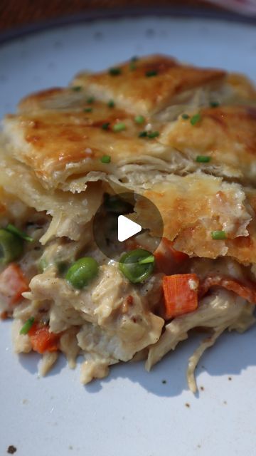 Amelia Sewell on Instagram: "Easy Creamy Chicken Pot Pie with Puff Pastry and Bacon Recipe 🐓🥧
 Do you LOVE chicken pot pie?!

Printable recipe link in bio
All recipes on www.ameliaisnotachef.com ✨

Chicken Pot Pie Recipe (longer instructions on my website)
INGREDIENTS
* 1 lb bacon, sliced
* 2 - 3 tablespoons bacon grease
* 1 large onion, finely chopped
* 3 garlic cloves, minced
* 4 medium carrots, diced
* 1 cup frozen peas
* 1/4 cup flour
* 1 teaspoon thyme
* 1/2 teaspoon dried rosemary
* 3 tsp Better Than Bouillon Chicken Bouillon
* 2 cups water
* 1 1/2 cups heavy cream
* 1 teaspoons salt (adjust to taste)
* 3 cups rotisserie chicken, shredded
* 1 sheet frozen puff pastry, thawed and cut into squares
* 1 egg (for egg wash)

Instructions:
Preheat oven to 400°F (200°C).
Cook bacon until c Easy Creamy Chicken Pot Pie, Pie Printable, Chicken And Peas, Pot Pie With Puff Pastry, Puff Pastry Squares, Pastry Squares, Pie With Puff Pastry, Easy Creamy Chicken, Phyllo Dough Recipes