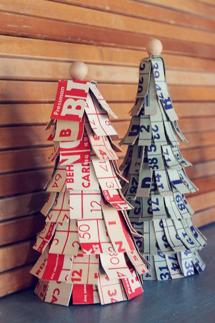 bingo trees - need to make these next year for Bingo Christmas decorations Bingo Party Decorations, Bingo Party, Bingo Night, Halloween Bingo, Unique Christmas Trees, Paper Tree, Office Christmas Decorations, Diy Valentines Crafts, Adult Birthday Party