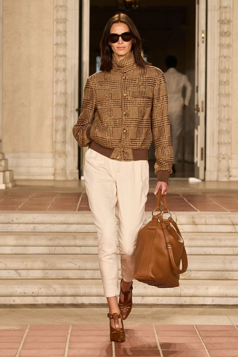 Ralph Lauren Spring 2023 Ready-to-Wear Collection | Vogue Ralph Lauren Style Women, Ralph Lauren Looks, Ralph Lauren Womens Clothing, Spring 2023 Ready To Wear, 2023 Ready To Wear, Ralph Lauren Style, Ralph Lauren Outfits, Spring 2023, Fashion Show Collection