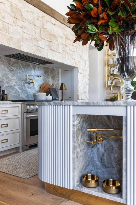 Stainless Steel Kitchen Cabinets, Steel Kitchen Cabinets, Small Kitchen Remodel, Kitchen Remodel Ideas, Kitchen Views, Dog Rooms, Metal Kitchen, Kitchen Trends, Kitchen Cabinetry