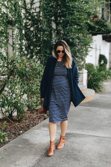 Old Navy Maternity for Third Trimester #thirdtrimester Old Navy Maternity Outfits, Modest Pregnancy Outfits, Modest Maternity Outfits, Maternity Outfits Plus Size, Tall Maternity Clothes, Comfy Maternity Outfits, Modest Maternity, Stitch Fix Maternity, Mom Clothing