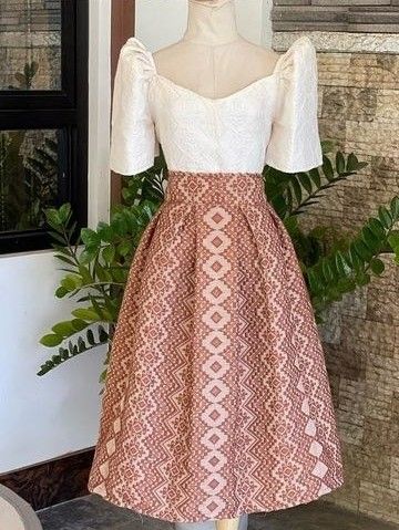 Modern Filipiniana Outfit Classy Dress, Modern Filipiniana Top And Skirt, Barong Tagalog For Women Modern, Filipina Dress Traditional, Casual Filipiniana Outfit, Oath Taking Outfit Women Filipiniana, Filipiñana Dress Modern Casual, Filipiñana Traditional, Modern Filipiniana Dress Knee Length