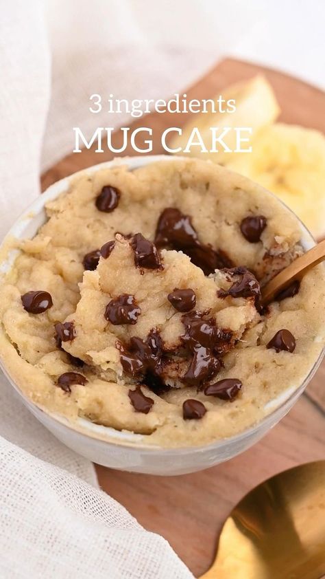 Mug Cake Microwave Greek Yogurt, Healthy Cake In A Mug, Mug Cake Microwave Healthy, 300 Calorie Recipes, Yogurt Mug Cake, Oat Mug Cake, Healthy Mug Cake, Banana Mug Cake, Soy Yogurt