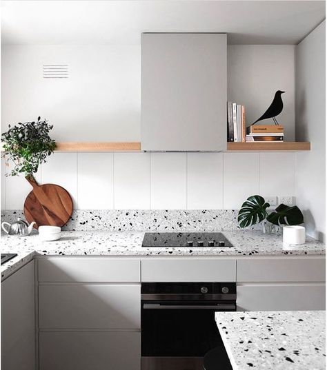 15 Trendy Terrazzo Decor Ideas For Kitchens Dapur Skandinavia, Scandinavian Kitchen Design, Kitchen Remodel Countertops, Interior Dapur, Kabinet Dapur, Kitchen Countertop Materials, Interior Minimalista, Scandinavian Kitchen, Bedroom Vintage