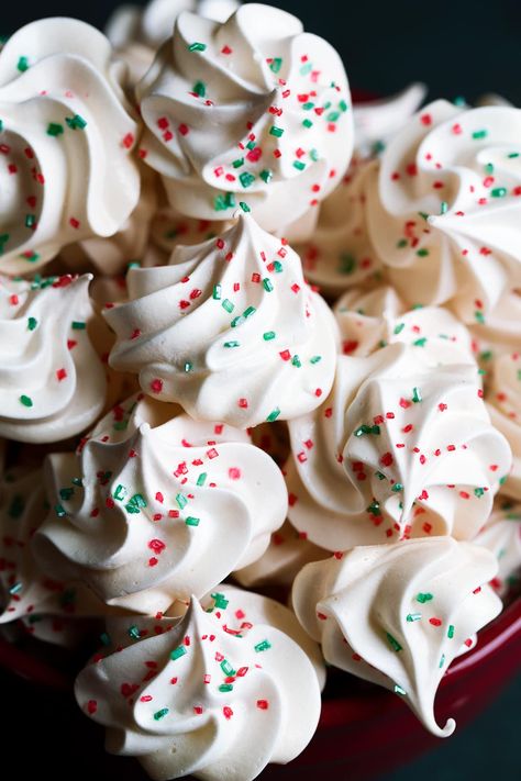 Meringue Cookies - billowy, light and airy, delicate and dainty, perfectly crisp and deliciously sweet. These whimsical cookies are a breeze to make as long as you follow a few simple steps and guidelines. A great nostalgic recipe to add to the recipe book and a perfect holiday treat! Natal, Christmas Meringue, Easy Meringues, Meringue Cookie Recipe, Meringue Desserts, Meringue Recipe, Dessert Candles, Meringue Cookies, Xmas Cookies