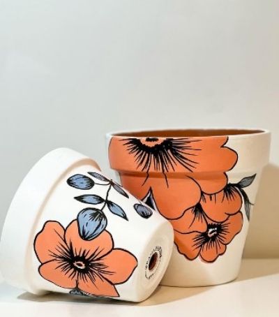 50 STUNNING Flower Pot Painting Ideas - Craftionary Flower Pot Painting Ideas, Flower Pot Painting, Pot Painting Ideas, Plant Pot Design, Balcony Decoration, Diy Pottery Painting, Flower Pot Art, Pot Painting, Pot Decoration