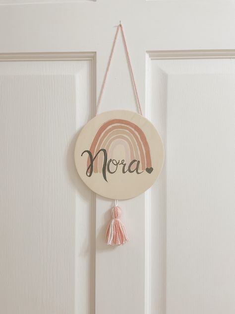 Door Signs Diy Bedroom, Door Sign Ideas Bedroom, Diy Door Signs Bedroom, Door Sign Name, Bedroom Door Name Signs, Door Name Plates Diy, Door Plates Ideas, Room Signs Bedroom Door, Bedroom Door Signs Diy