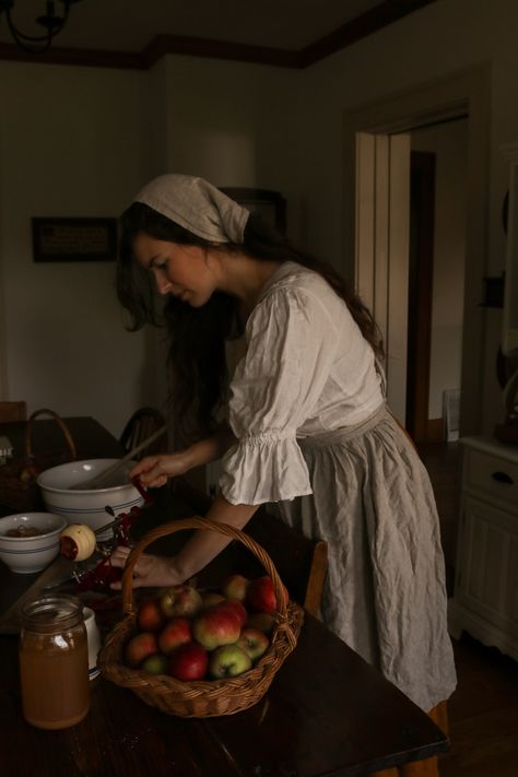 Make Apple Butter, Natural Cottage, Traditional Femininity, Jonna Jinton, Countryside Fashion, Tin Roof, Slow Life, Apple Butter, Be Happier