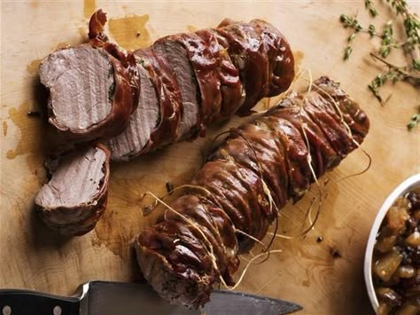 Check out Ina Garten's easy make-ahed herbed pork tenderloins with a simple homemade apple chutney Pork Saltimbocca, Apple Pork Tenderloin, Pork Tenderloins, Barefoot Contessa Recipes, Apple Chutney, Pork Fillet, Ina Garten Recipes, Salsa Picante, Barefoot Contessa