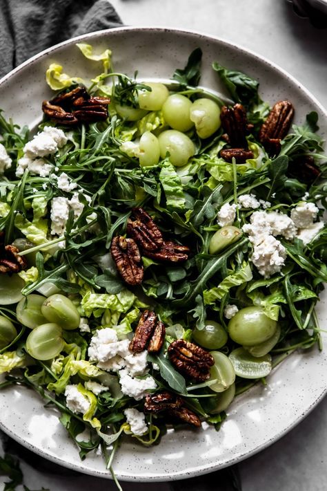 Grape Feta Salad, French Style Potato And Green Bean Salad, Green Grape Salad, Fancy Green Salad, Salad To Go With Lamb, Fancy Salad Recipes, Gourmet Salad Recipes, Birthday Dinner Ideas At Home, Meze Ideas