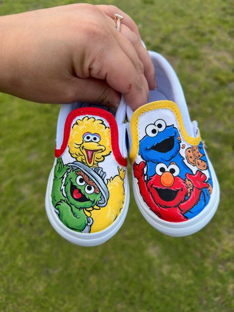 Sesame Street Painted Shoes, Sesame Street Custom Shoes, Sesame Street Shoes, Diy Elmo Birthday Party, Seaseme Street Birthday Party, Sesame Street Birthday Party Ideas Boy, Elmo Birthday Party Boy, Sesame Street Birthday Cakes, Custom Baby Shoes