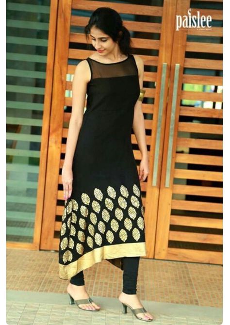 Black top Black Kurti, Salwar Designs, Salwar Kamiz, Indian Attire, Itchy Skin, Indian Outfit, Desi Fashion, Indian Ethnic Wear, Kurta Designs