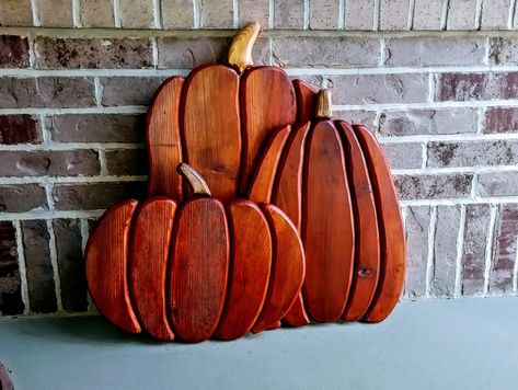 Wooden Porch Pumpkins, Large Outdoor Wooden Pumpkins, Wooden Autumn Decor, Pumpkin Wooden Signs, Scrap Wood Pumpkins, Wooden Pumpkins Diy Rustic Wood, Diy Wood Pumpkin Decor, Fall Wood Working Projects, Wood Carved Pumpkins