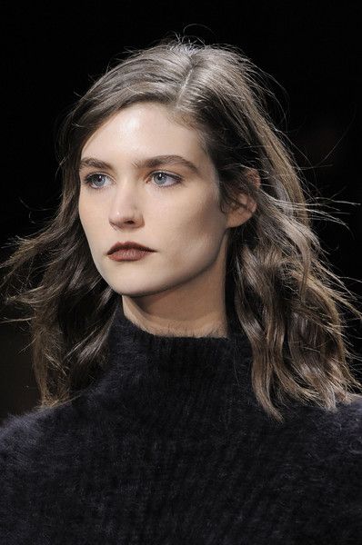 3.1 Phillip Lim, Fall 2013 Jessica Chastain Beauty prediction Undone Waves, Burgundy Lips, Chocolate Brown Hair Color, Hair Color Chocolate, Behind Blue Eyes, Philip Lim, Fall Hair Trends, Trendy Hair Color, Fall Hair Colors