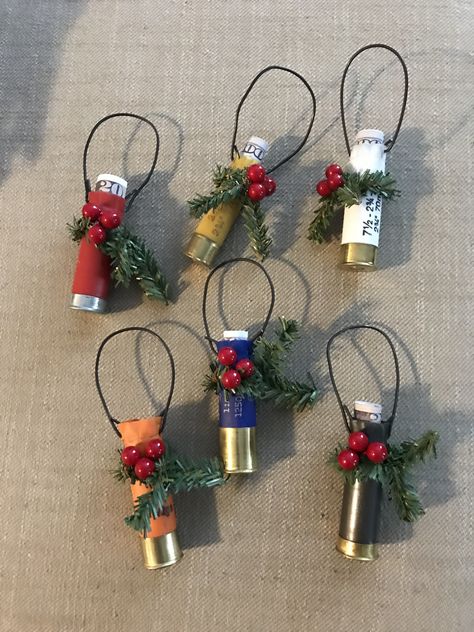 Shotgun Shell Christmas Tree, Shotgun Shell Christmas Ornaments, Shotgun Shell Ornaments, 4h Project Ideas, Shell Casings Crafts, Shotgun Shell Crafts, Hunting Crafts, Christmas Decor Diy Cheap, Bullet Crafts