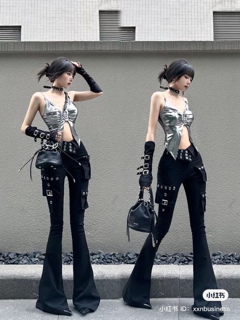 Futuristic Fashion Aesthetic Y2k, Simple Cyberpunk Outfit, Y3k Outfits Futuristic, Outfit Ideas Cyberpunk, Cyberpunk Rave Outfit, Cyberpunk Fashion Futuristic Clothing, Cyberpunk Fits, Cyberpunk Outfit Aesthetic, Cyberpunk Aesthetic Fashion