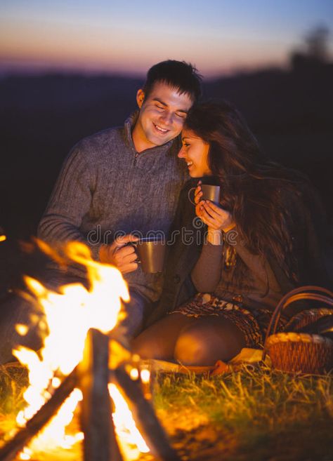 Beach Night Couple, Couple Camping Photography, Campfires Photography, Manifest A Relationship, Sitting Portrait, Fall Campfire, Couple Camping, Coffee Autumn, Autumn Beach