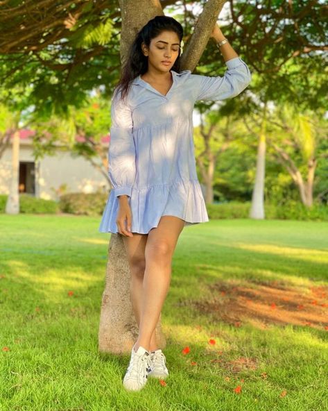 Eesha Rebba, Glamour Beauty, Short Gowns, New Images, Movie Reviews, New Photos, Actress Photos, Western Style, Bollywood Actress