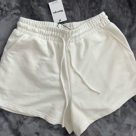 High Waisted White Sweat-Shorts From Showpo. Elasticated Waist Band And Jersey Material. Sweatshorts Shorts Outfit, White Sweat Shorts, Sweatpant Shorts, Sweatshorts Shorts, Cute Sweats, Sequin Shorts, Shorts White, Sweat Shorts, Light Wash Denim