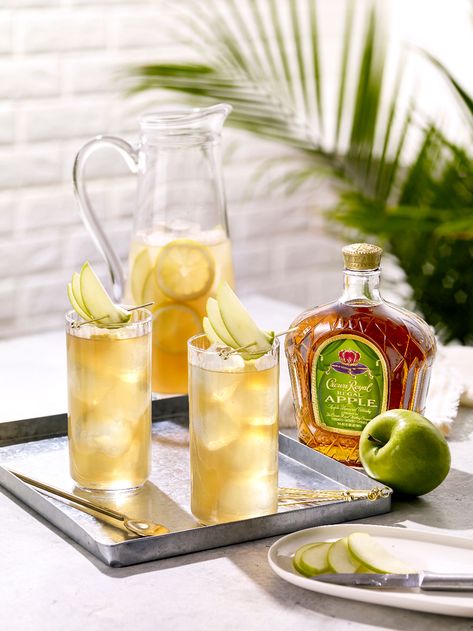 Crown Royal Apple Lemonade | Apple Whisky Cocktails | Crown Royal Crown Apple Drinks Recipes, Apple Lemonade, Alcoholic Party, Simple Drinks, Lemonade Cocktails, Crown Royal Apple, Crown Royal Drinks, Cocktail Recipes Tequila, Crown Apple