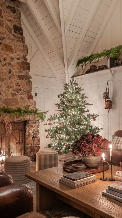 #oakhaven1937 on Instagram | Hashtags Amber Interiors Christmas, Earthy Home, Holiday Countdown, Amber Lewis, Shoppe Amber Interiors, Spruce Tree, Amber Interiors, Festive Decor, Simple Holidays