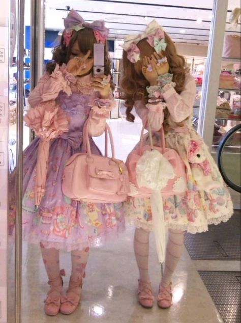 Ott Sweet, Kawaii People, Mode Harajuku, Japanese Lolita Fashion, Kawaii Clothes Goth, 일본 패션, Lolita Outfits, Photographie Portrait Inspiration, Japanese Street Fashion