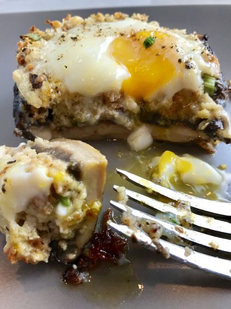 Portabella Egg Nests with Manchego Cheese - BEST Egg Recipe EVER! ~ Talking Meals Mushrooms Breakfast, Mushrooms Stuffed, Portabella Mushroom, Best Egg Recipes, Busy Mom Recipes, Portabella Mushrooms, Manchego Cheese, Egg Nest, Stuffed Portabella Mushrooms