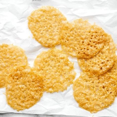 Parmesan Crisps Recipe, Keto Cheese Chips, Parmesan Chips, Parmesan Crisps, Cheese Chips, Cheese Crisps, Keto Cheese, Dairy Free Cheese, Crisp Recipe