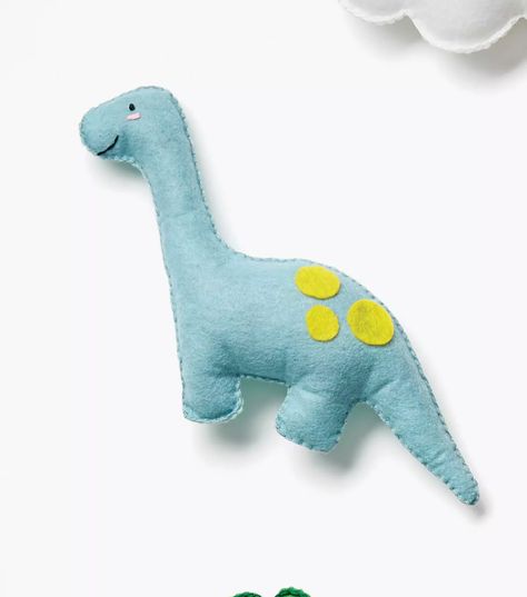 How To Make A Hand Sewn Felt Dinosaur Nursery Sewing, Homemade Stuffed Animals, Felt Dinosaur, Hand Sewn Felt, Projek Menjahit, Baby Mobil, Sewing Stuffed Animals, Sewing Projects For Kids, Dinosaur Pattern