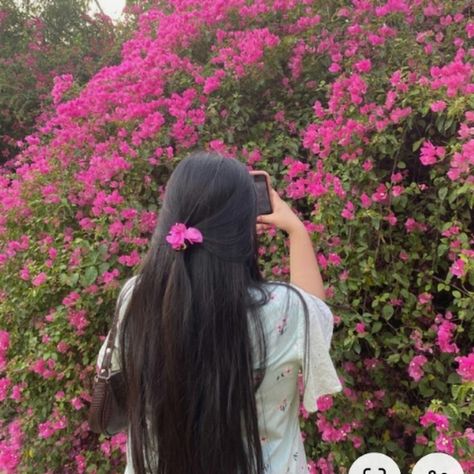 Aesthetic Garden Pics, Garden Photo Ideas Instagram, Insta Dp Ideas, Flower Photoshoot Aesthetic, Garden Photoshoot Aesthetic, Trending Summer Nails, Bitmoji Outfits, Outfits Baddie, Easy Photography Ideas