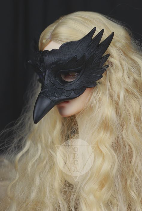 Black Bird Mask(Resin) - stacyspinkocean.com Bird Mask Design, Masquarede Masks, Mask With Wings, Black Crow Mask, Masquerade Bird Mask, Black Bird Mask, Raven Mask Drawing, Raven Mask Masquerade, Crow Mask Drawing