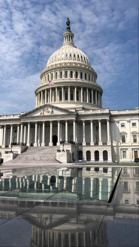 Sacramento Capitol Building, California State Capitol, Us Capitol Building, United States Capitol, Capitol Building, Washington Capitals, Leaning Tower Of Pisa, Looking Up, Washington Dc