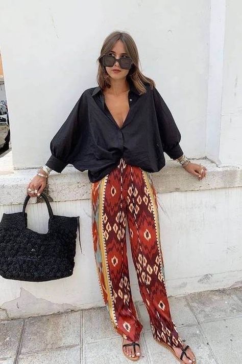 Find the perfect summer vacation outfit ideas, from trendy dresses to stylish sets - get inspired for your next trip! Elegantes Outfit Damen, Boho Street Style, Look Boho Chic, Casual Work Outfits Women, Work Outfits Women Summer, Mode Instagram, Chique Outfits, Mode Casual, Outfits Verano