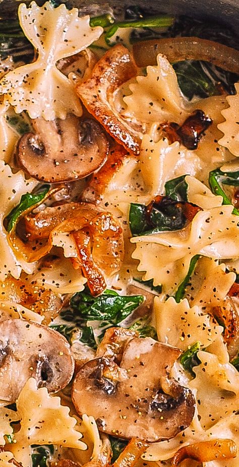 Creamy Bow Tie Pasta, Caramelized Mushrooms, Pasta With Mushrooms, Pasta With Spinach, Bow Tie Pasta, Resep Pasta, Pasta Dinners, Bowtie Pasta, Spinach Pasta