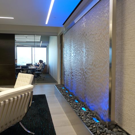 Office Waterfall, Water Bubble Wall, Indoor Waterfall Wall, Indoor Wall Fountains, Contemporary Office Space, Water Wall Fountain, Glass Waterfall, Indoor Water Features, Lobby Interior Design