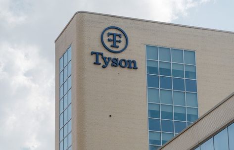 Tyson Foods has seen a fall in sales and revenue The post Global Meat Company Tyson Foods Reports Losses As Shoppers Ditch Meat appeared first on Plant Based News. Chicken Plants, Tyson Foods, Cost Of Production, Agriculture Industry, Animal Agriculture, Factory Farming, Plant Based Lifestyle, Chicken Feed, Facing Challenges